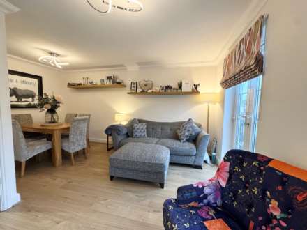 Coleridge Way, Borehamwood, Image 4