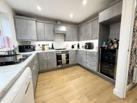 Coleridge Way, Borehamwood, Image 7