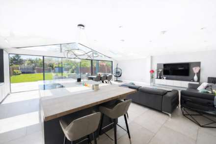 Grange Road, Borehamwood, Image 2