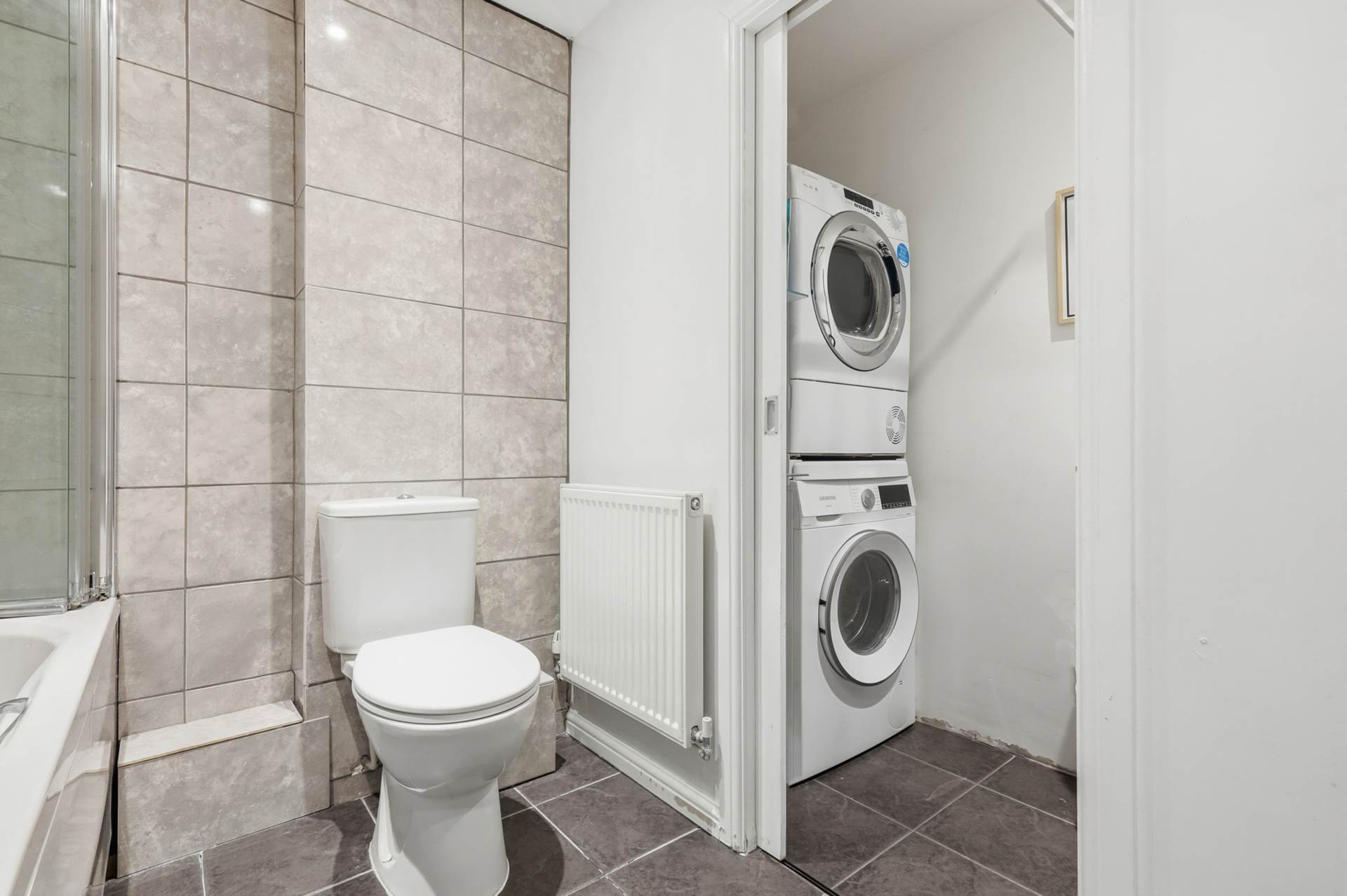 Alconbury Close, Borehamwood, Image 14