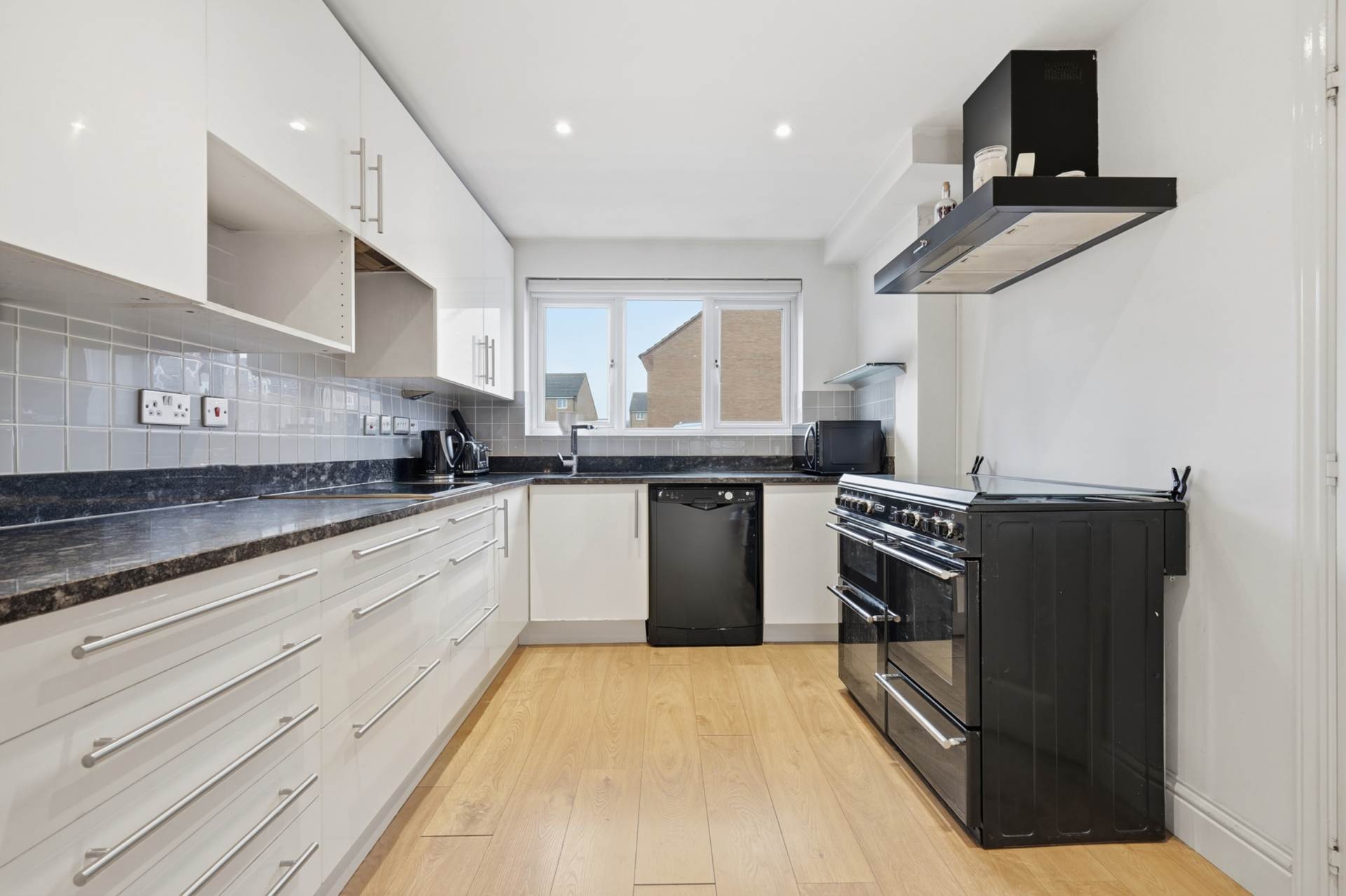 Alconbury Close, Borehamwood, Image 5