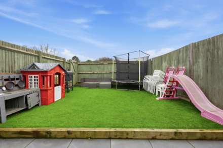 Alconbury Close, Borehamwood, Image 18