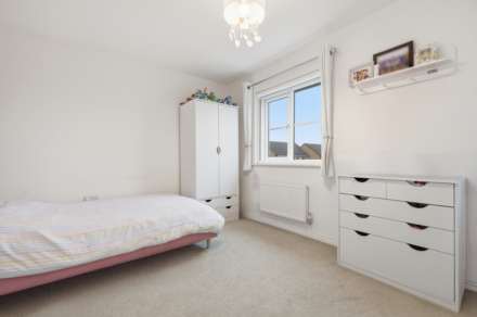 Alconbury Close, Borehamwood, Image 9