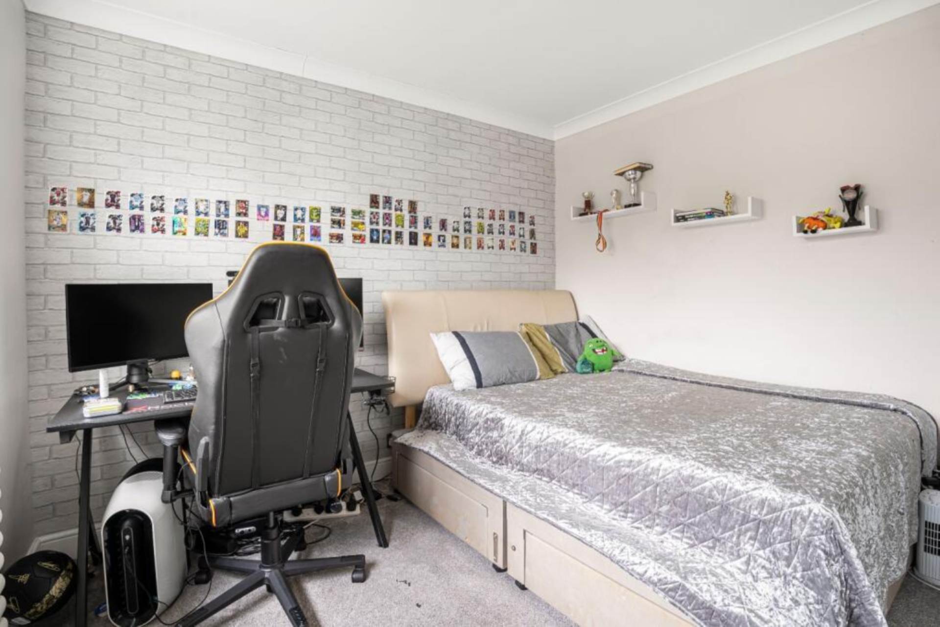 Rowley Lane, Borehamwood, Image 10