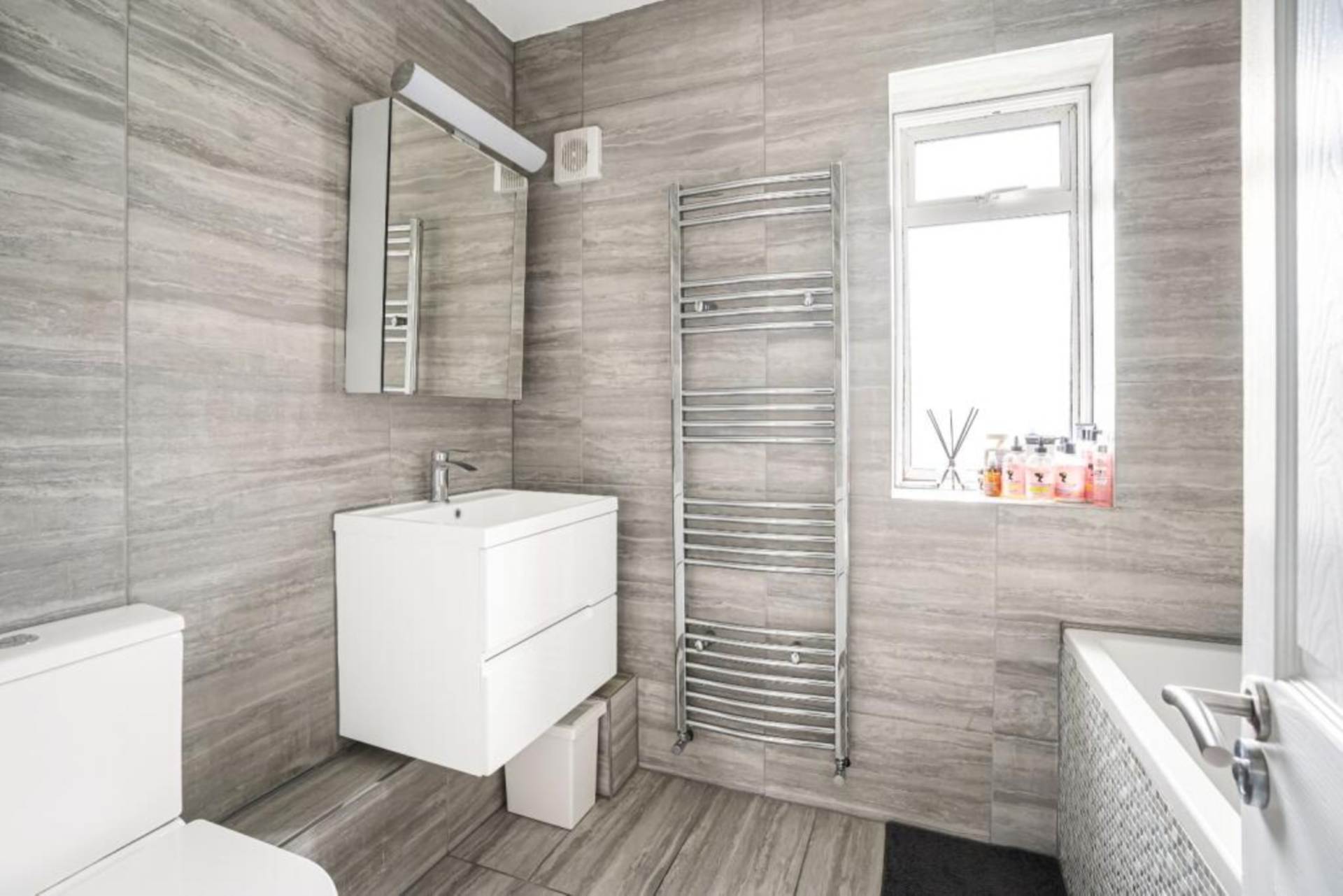 Rowley Lane, Borehamwood, Image 19