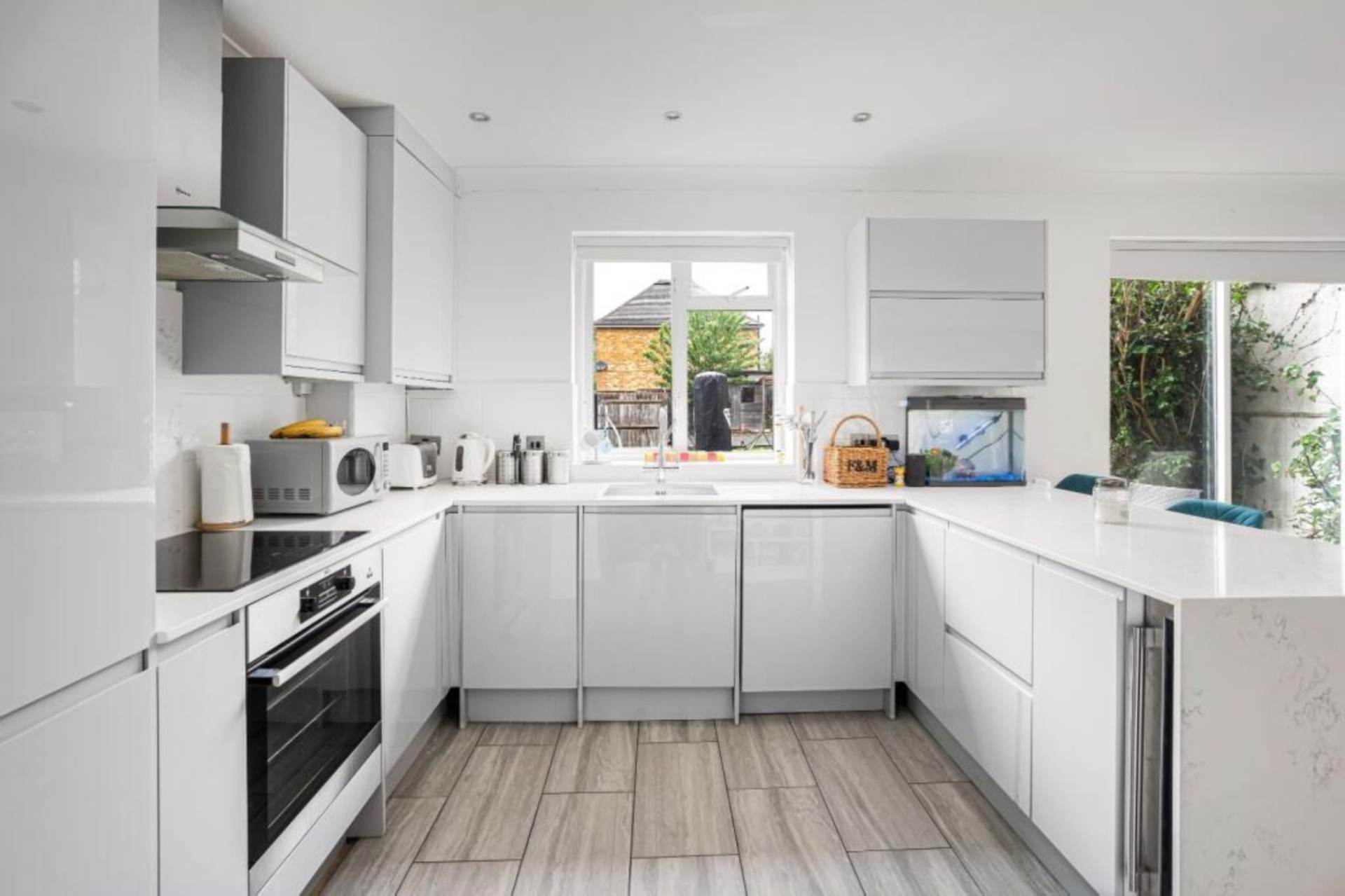 Rowley Lane, Borehamwood, Image 4