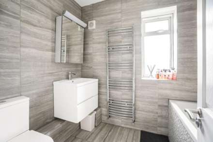 Rowley Lane, Borehamwood, Image 19