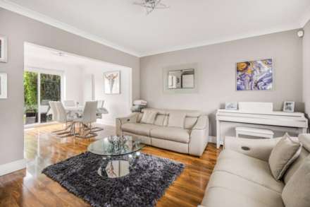 Rowley Lane, Borehamwood, Image 3