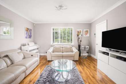 Rowley Lane, Borehamwood, Image 5