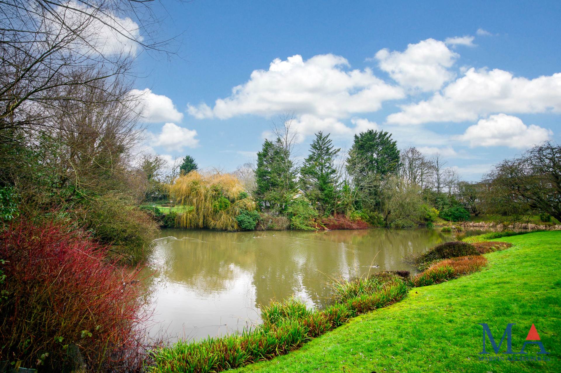 Lakeside Court, Elstree, Image 24