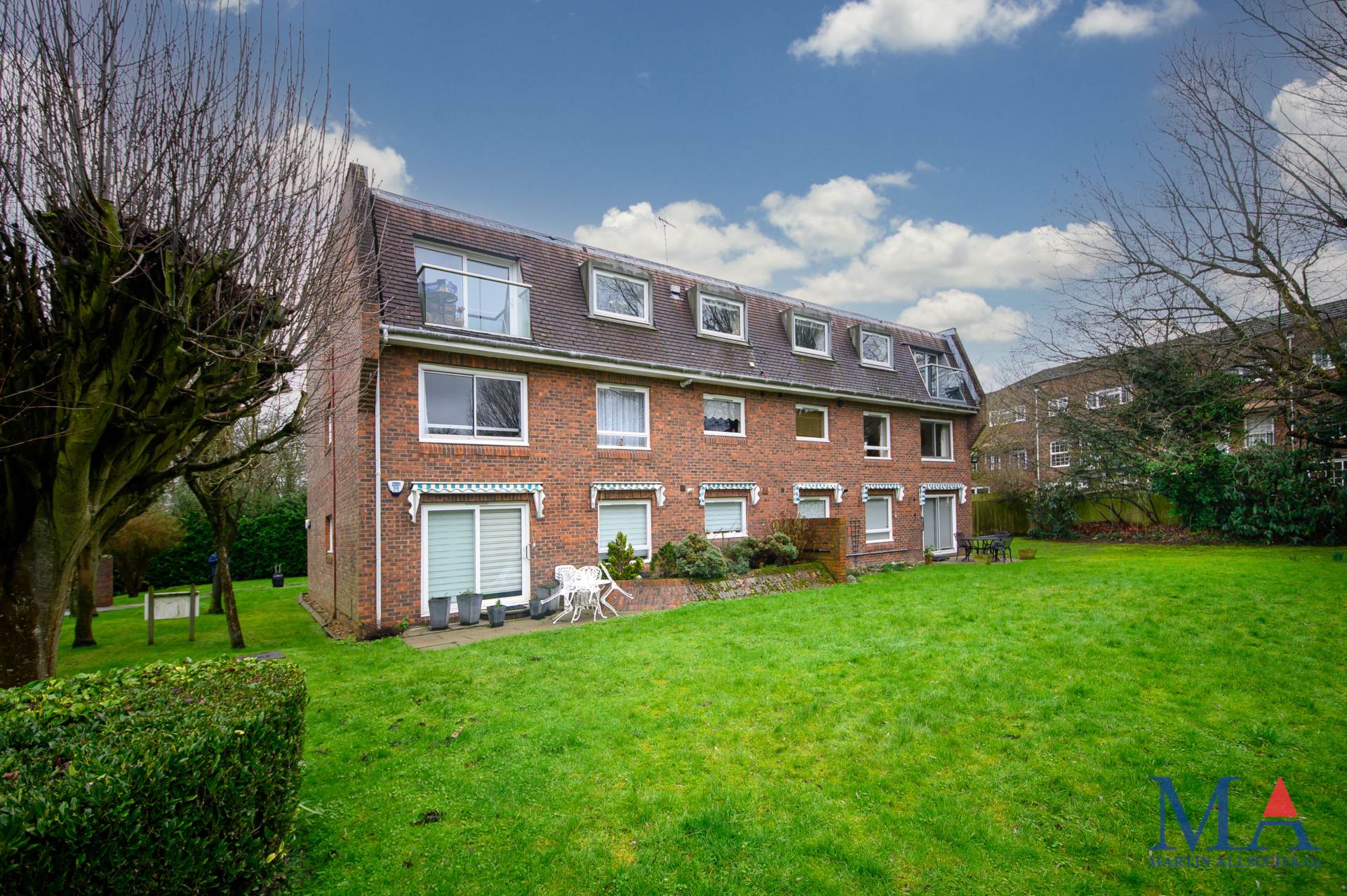 Lakeside Court, Elstree, Image 26