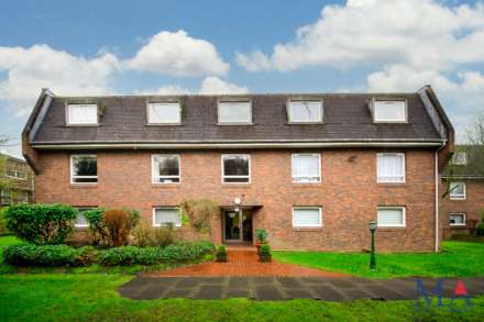 Property For Sale Lakeside Court, Elstree, Borehamwood