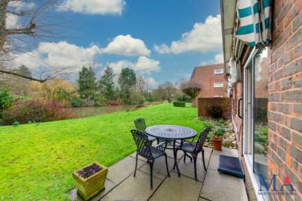 Lakeside Court, Elstree, Image 23