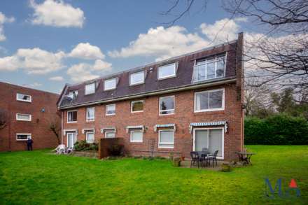 Lakeside Court, Elstree, Image 27