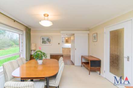 Lakeside Court, Elstree, Image 6