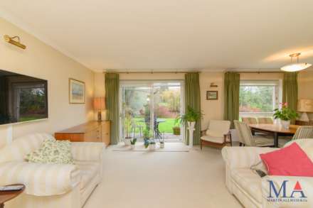 Lakeside Court, Elstree, Image 9