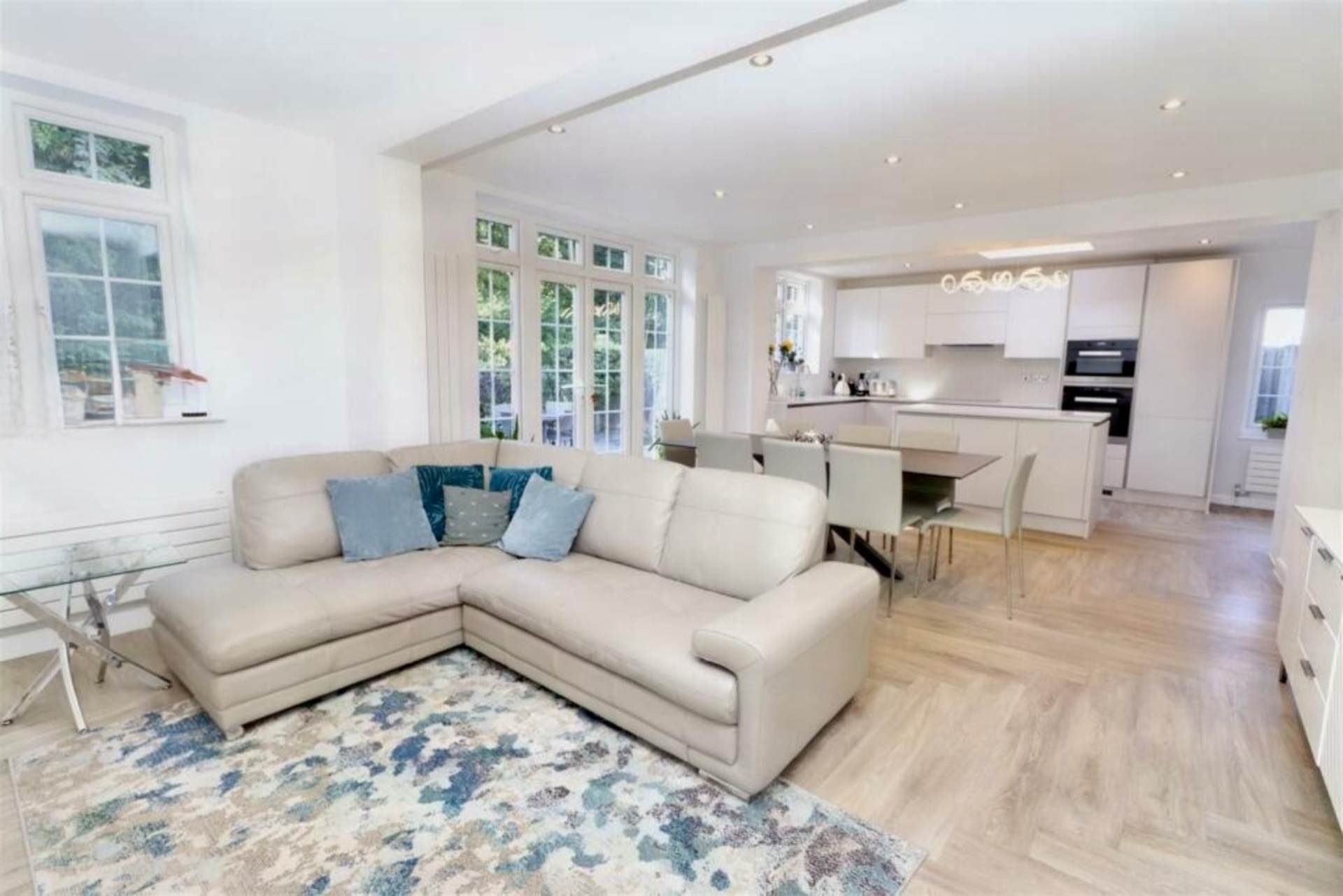 Hartfield Avenue, Elstree, Image 1