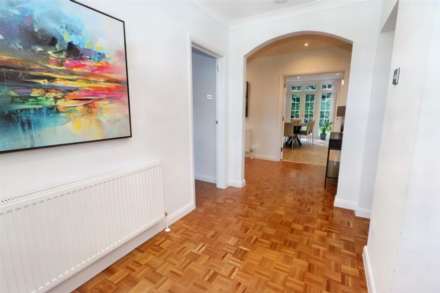 Hartfield Avenue, Elstree, Image 7