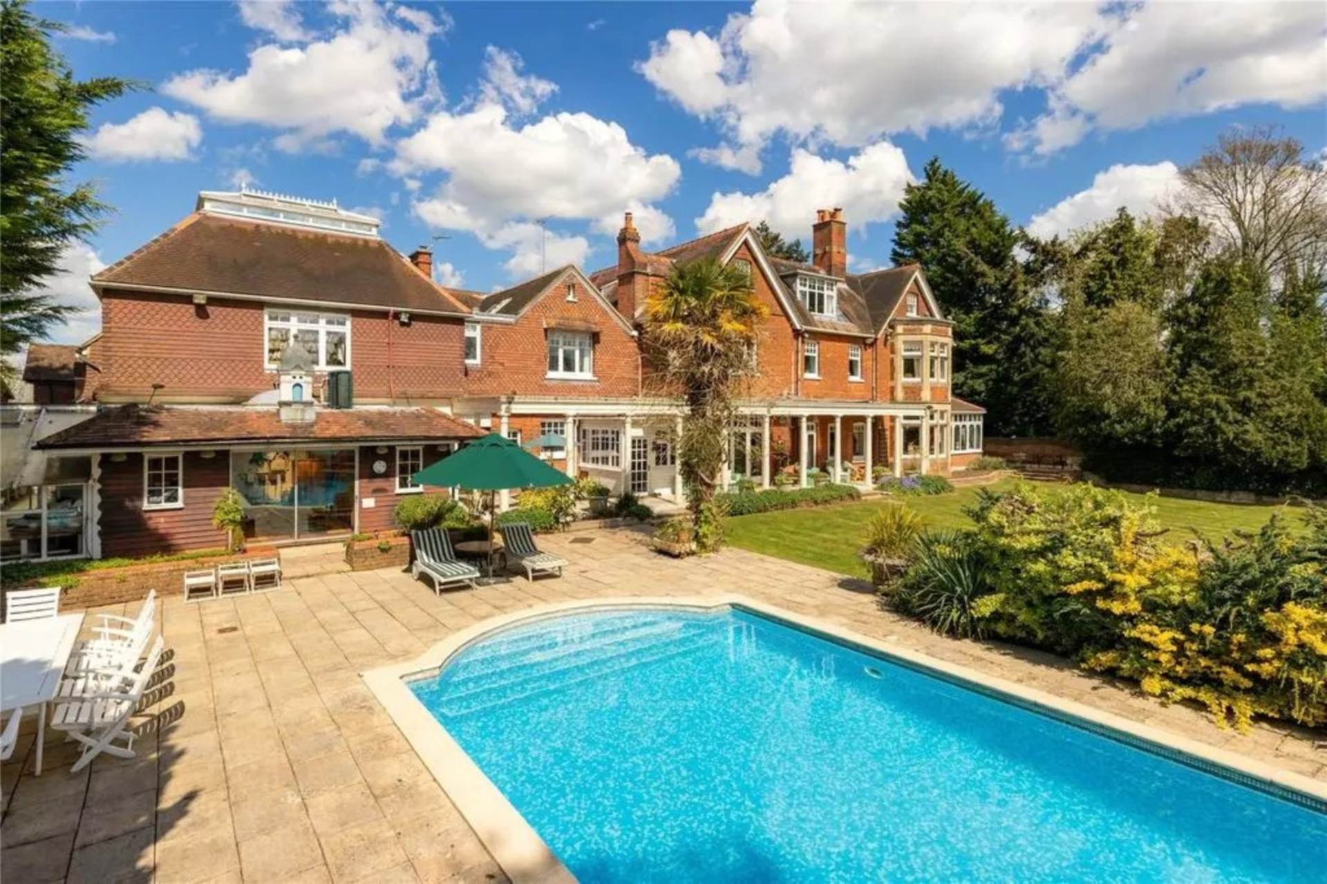 Barnet Lane, Elstree, Image 3