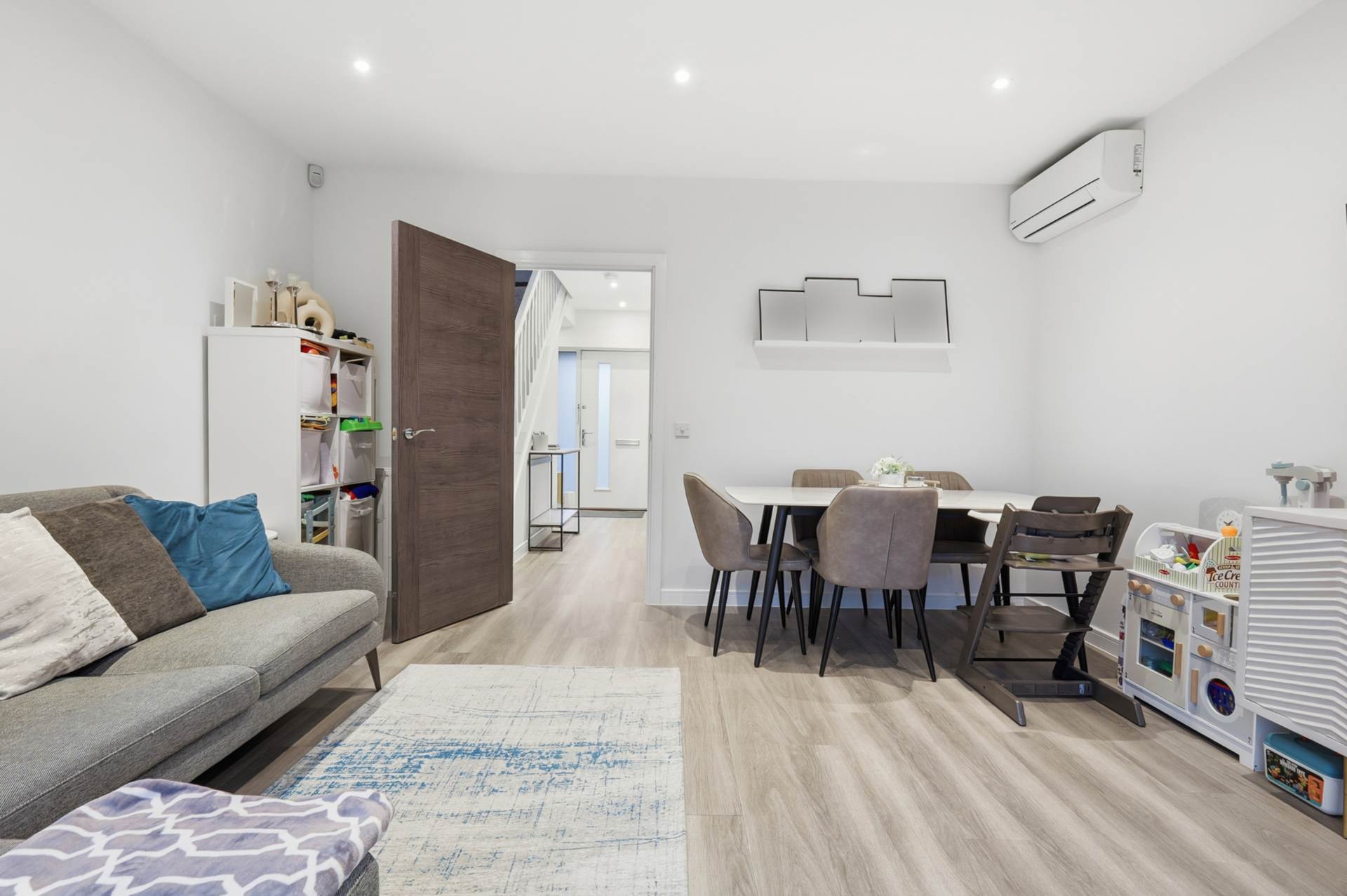 Winter Walk, Borehamwood, Image 2