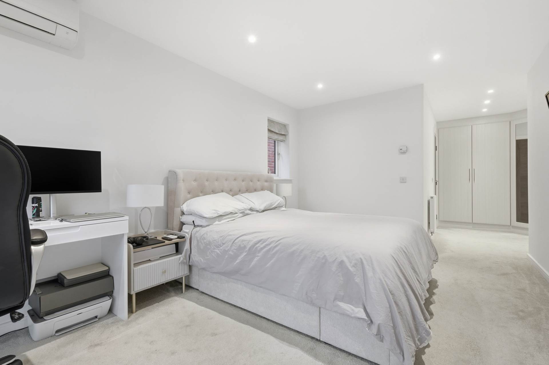 Winter Walk, Borehamwood, Image 7