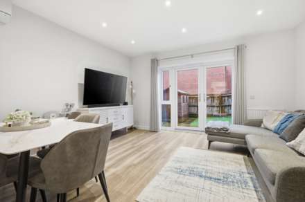 Winter Walk, Borehamwood, Image 3