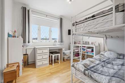 Lodge Avenue, Elstree, Image 13