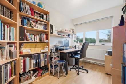 Lodge Avenue, Elstree, Image 15