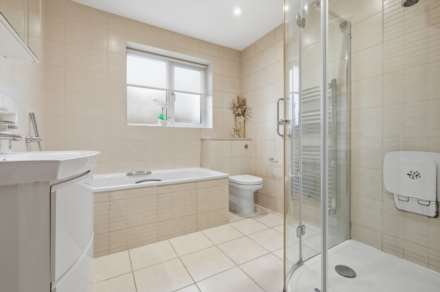 Lodge Avenue, Elstree, Image 17