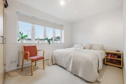 Lodge Avenue, Elstree, Image 9