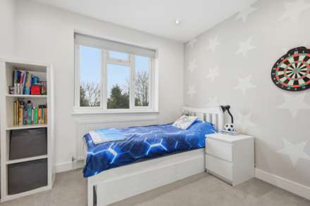 Lullington Garth, Borehamwood, Image 10