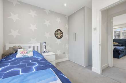 Lullington Garth, Borehamwood, Image 11