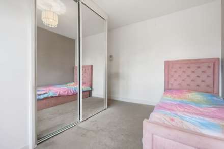 Lullington Garth, Borehamwood, Image 13