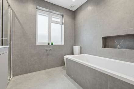 Lullington Garth, Borehamwood, Image 15