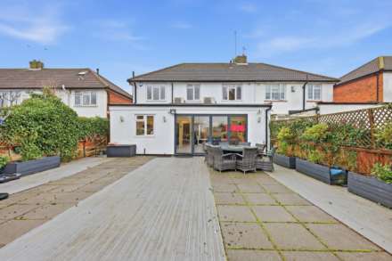 Lullington Garth, Borehamwood, Image 21