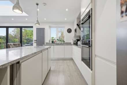 Lullington Garth, Borehamwood, Image 5