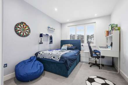 Lullington Garth, Borehamwood, Image 9