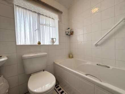 Linton Avenue, Borehamwood, Image 12