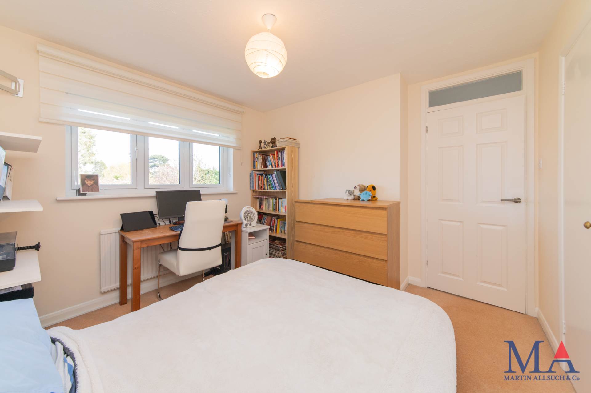 Nash Close, Elstree, Image 16