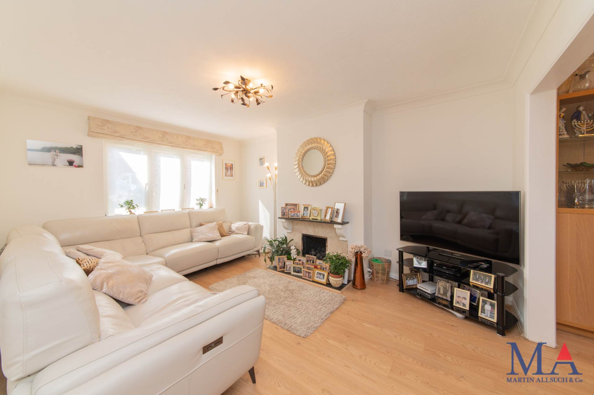 Nash Close, Elstree, Image 2