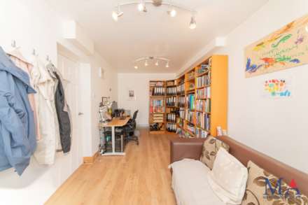 Nash Close, Elstree, Image 15