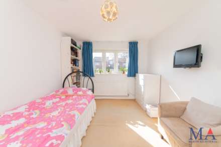 Nash Close, Elstree, Image 21