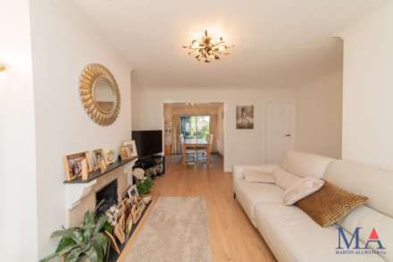 Nash Close, Elstree, Image 4