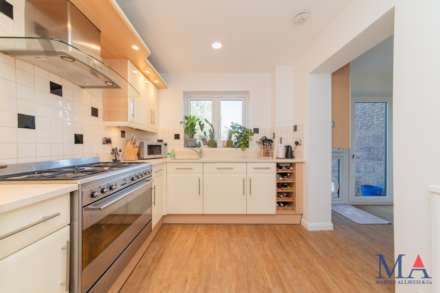 Nash Close, Elstree, Image 6