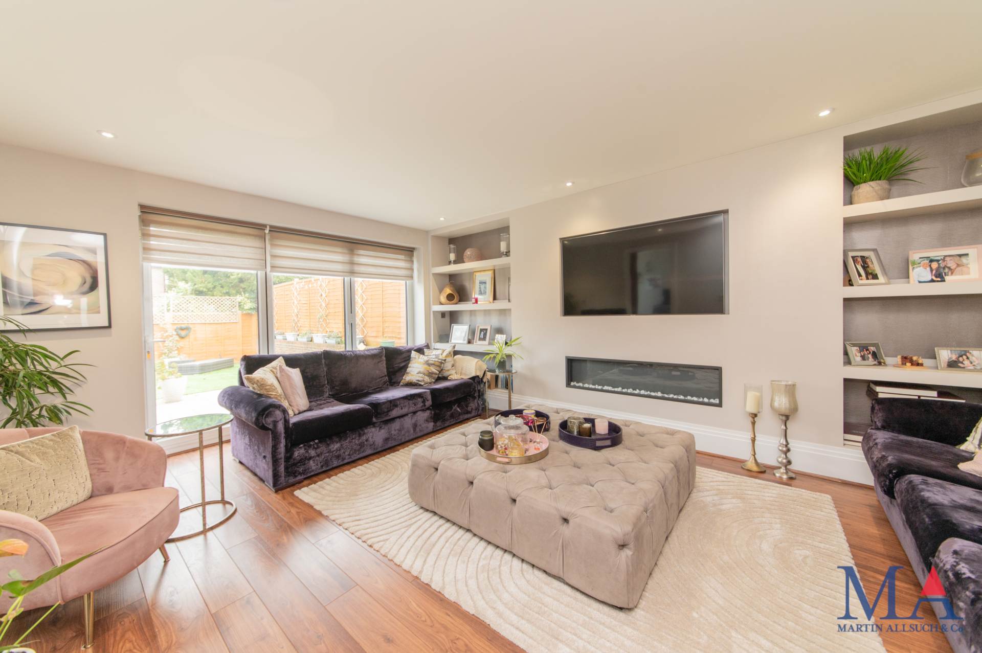 Red Road, Borehamwood, Image 1