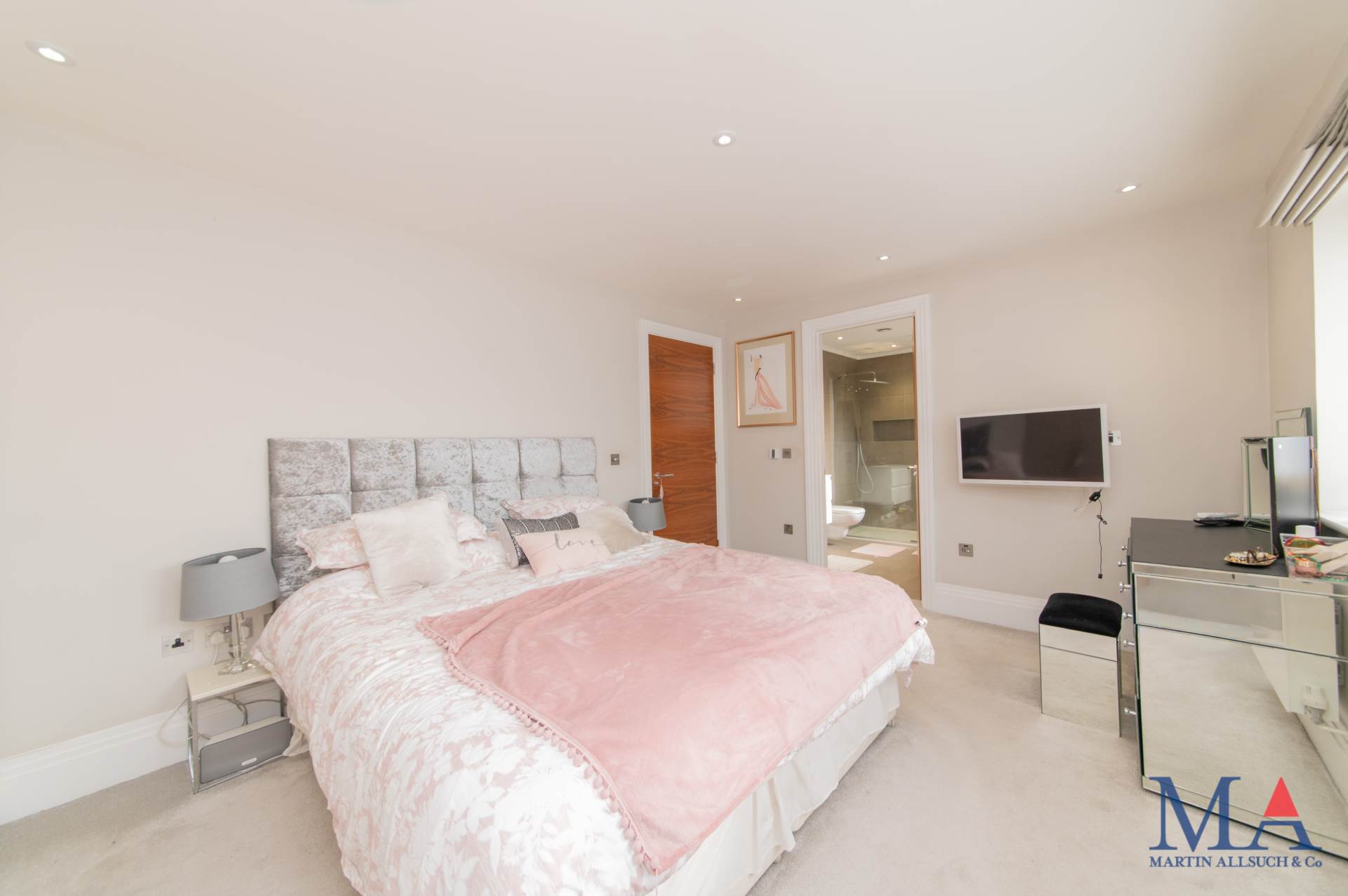 Red Road, Borehamwood, Image 18