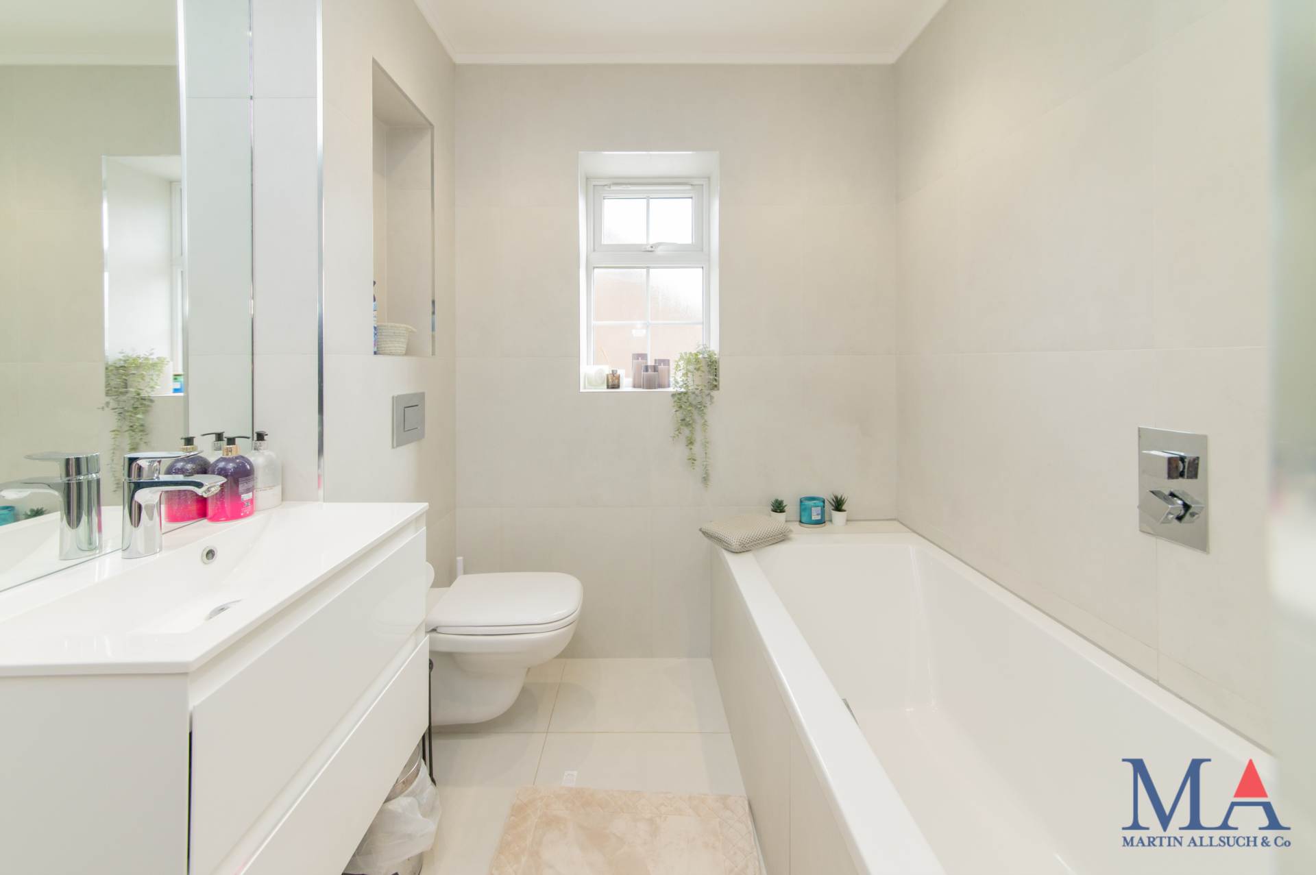 Red Road, Borehamwood, Image 35