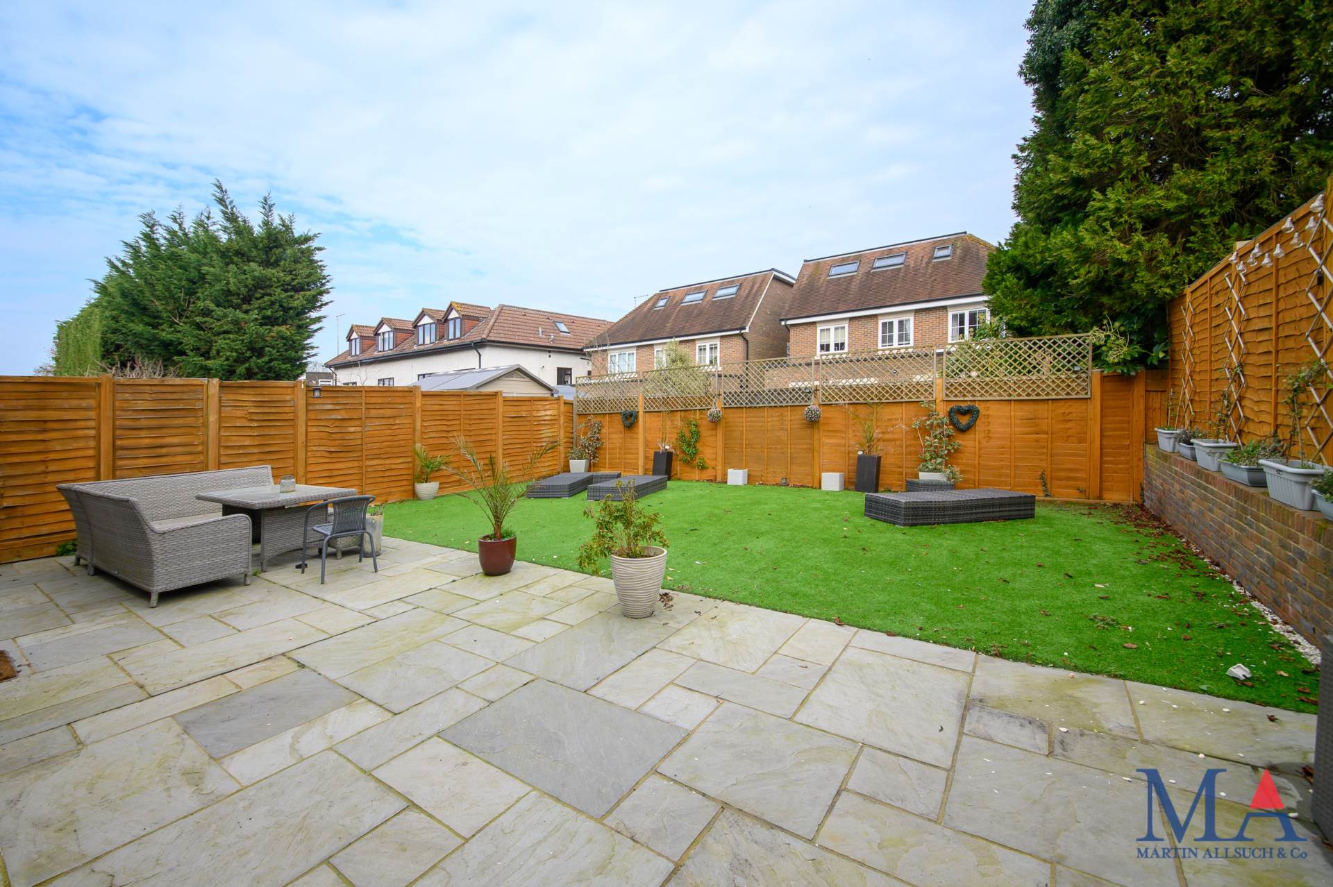 Red Road, Borehamwood, Image 39