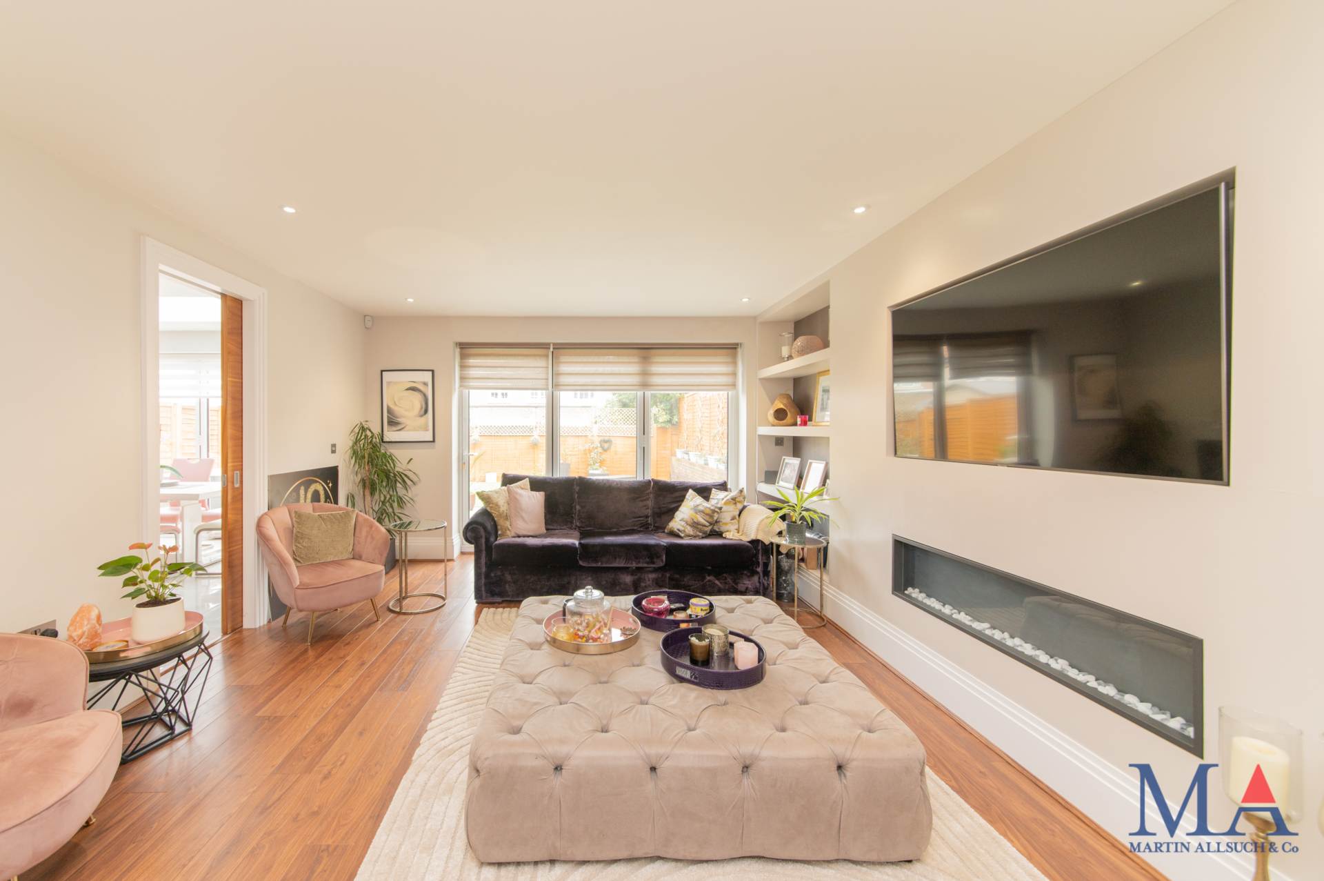 Red Road, Borehamwood, Image 4