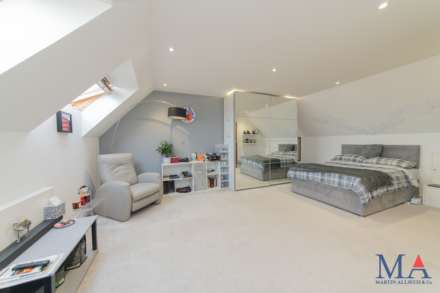 Red Road, Borehamwood, Image 28